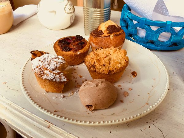 Comment préparer un mille-feuille classique avec une crème pâtissière vanillée?